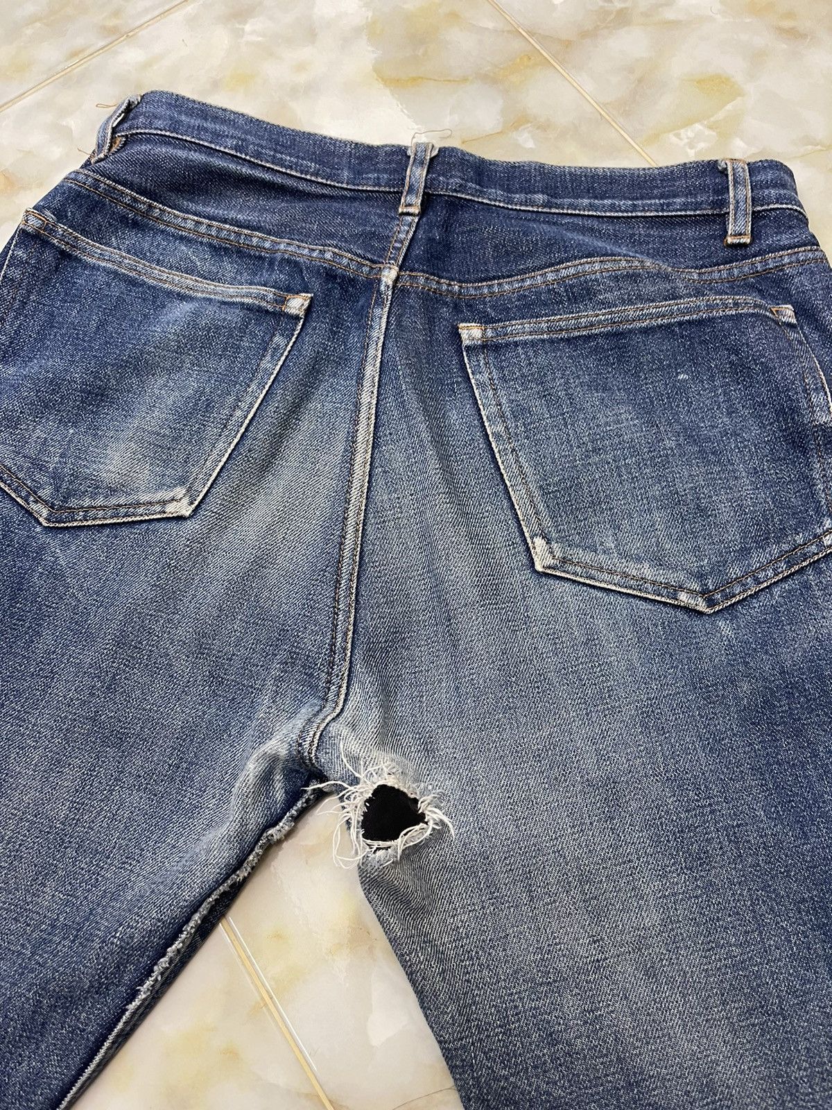 A.P.C. A.P.C Japan Distressed Denim Size US 32 / EU 48 - 16 Thumbnail