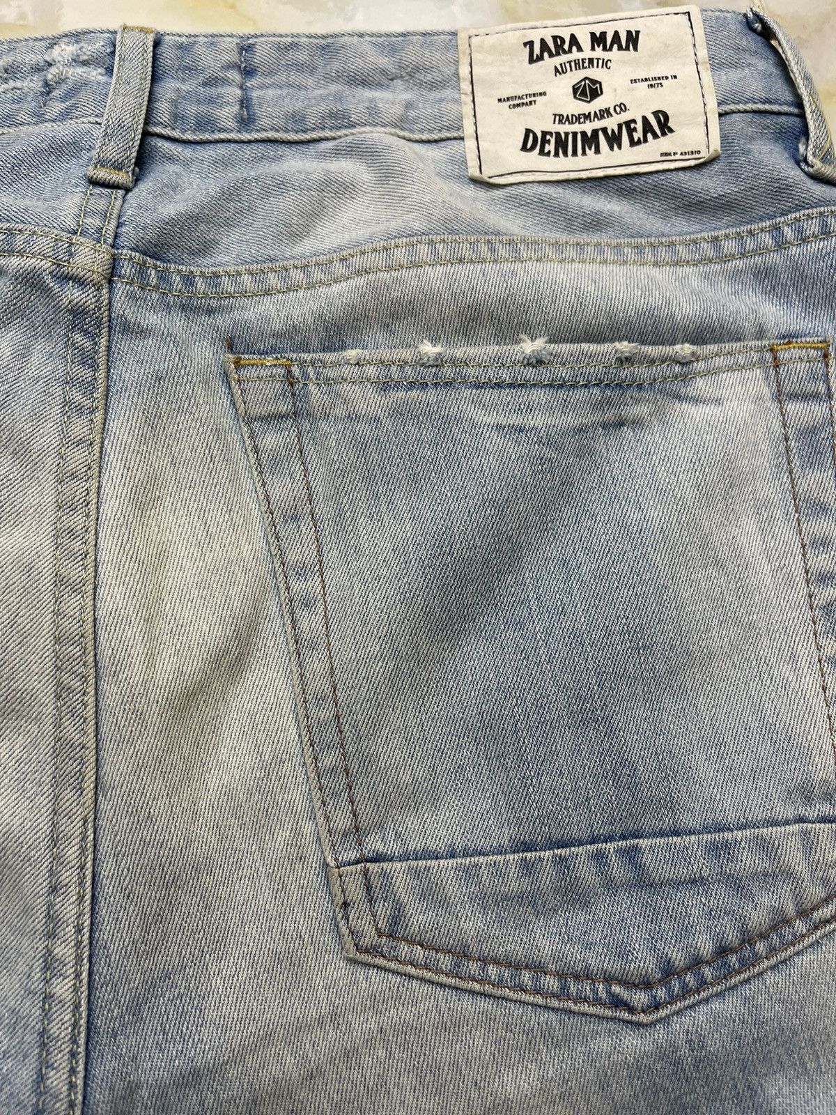 Zara Distressed DeNim Size US 34 / EU 50 - 12 Thumbnail