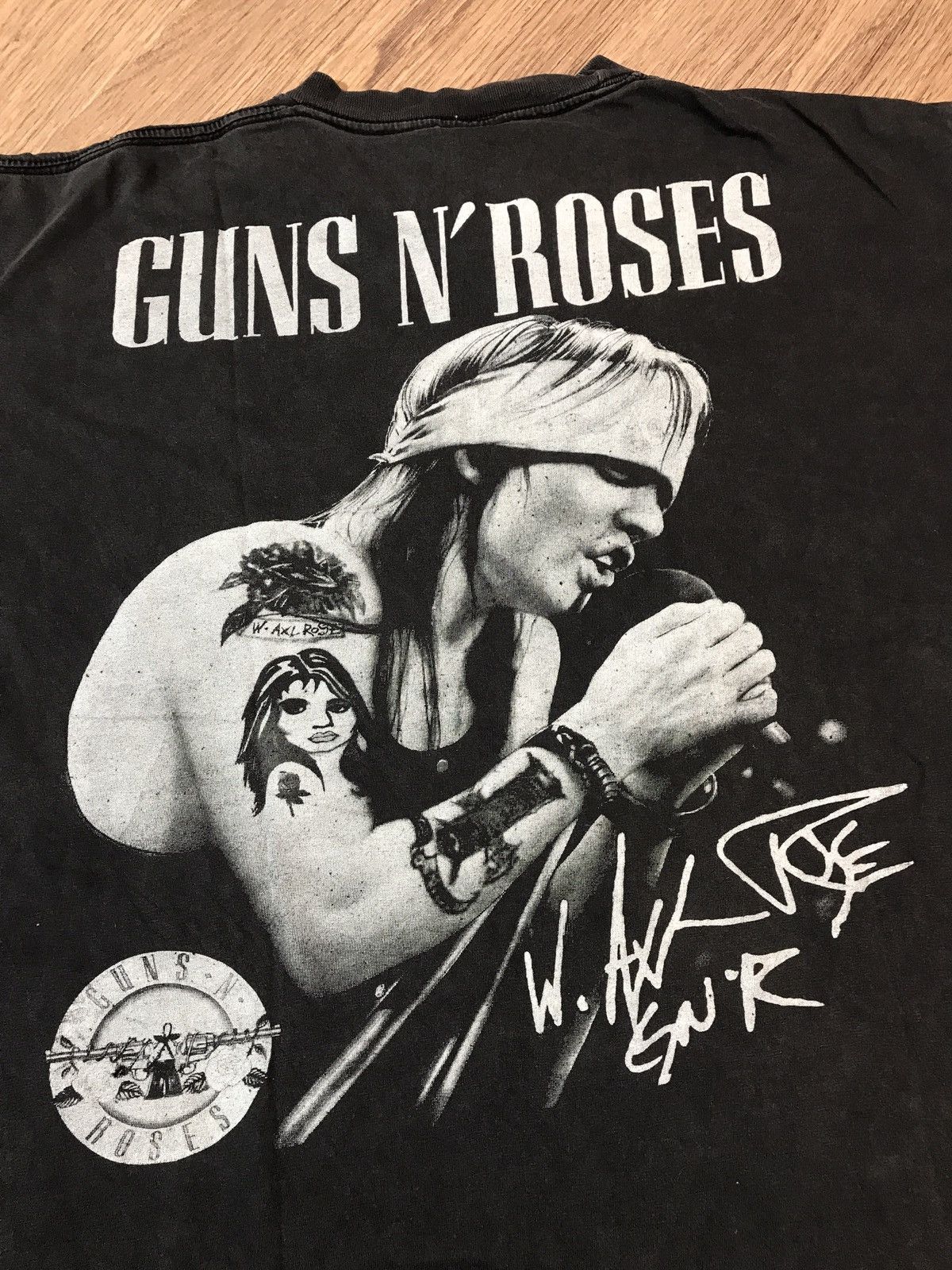 Band Tees Vintage Guns N Roses Axl rose rare t shirt concert 1992s Size US XL / EU 56 / 4 - 12 Thumbnail