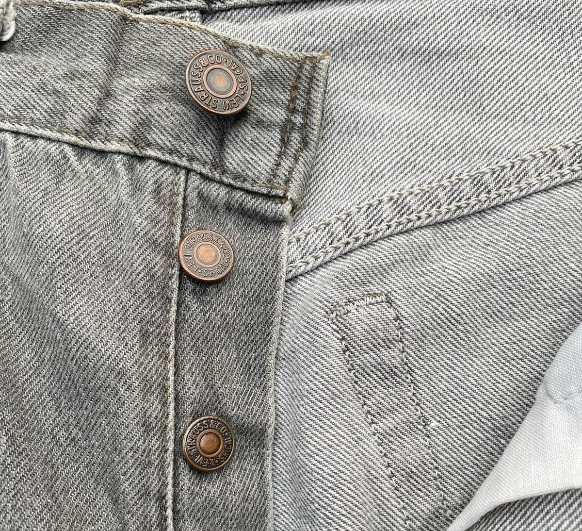 Levi's Vintage Levis 501 e 90’s Usa Faded Wash Black Size US 29 - 10 Thumbnail