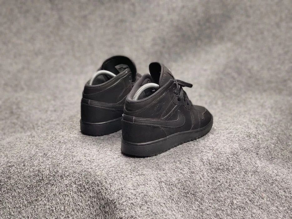 Nike 🔥 Nike Air Jordan 1 Mid GS Black Vintage Hi-Top Sneakers Size US 6.5 / EU 39-40 - 6 Thumbnail
