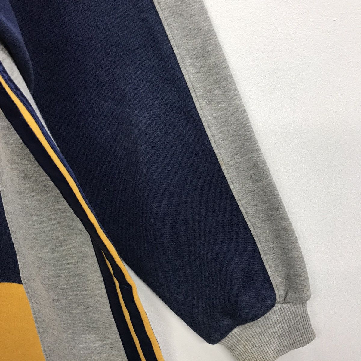 Adidas × Vintage Rare!! Vintage Adidas International Big Logo Sweatshirt Size US L / EU 52-54 / 3 - 15 Thumbnail