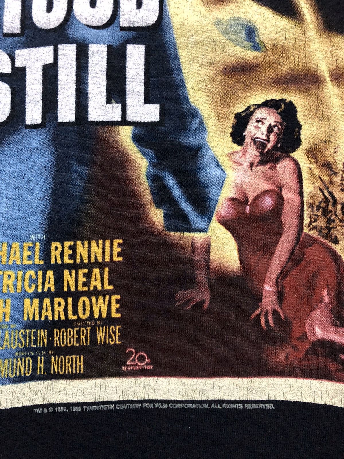 Vintage Rare 90s Vintage Movie The Day The Earth Stood Still Tee Size US XL / EU 56 / 4 - 3 Thumbnail