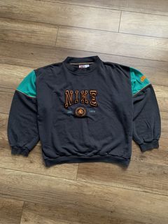 green nike crewneck vintage