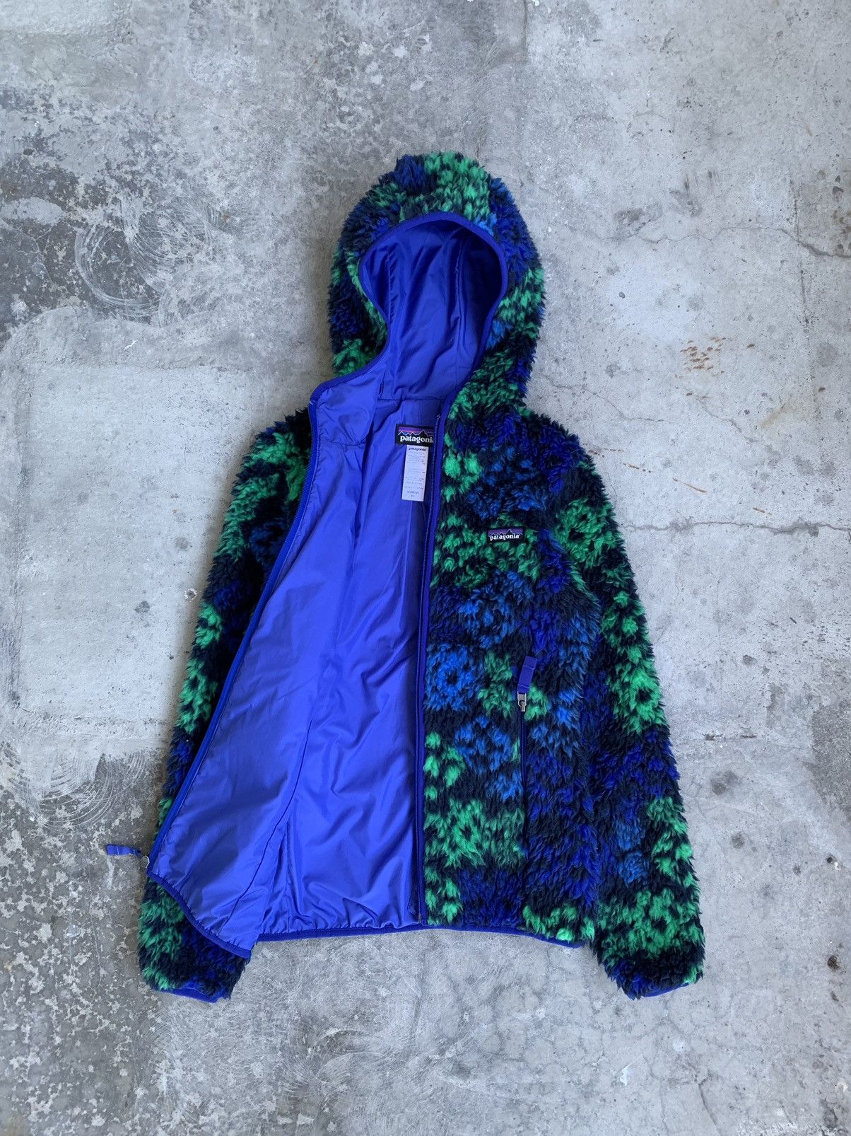 Patagonia 👾Patagonia Women's Deep Pile Hooded Fleece (XS) Size XS / US 0-2 / IT 36-38 - 2 Thumbnail