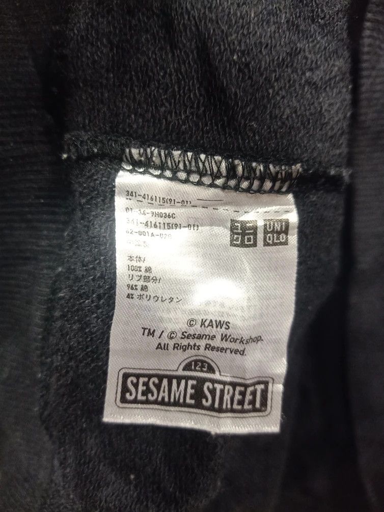 Kaws × Uniqlo sweatshirt kaws x sesame street Size US S / EU 44-46 / 1 - 6 Thumbnail