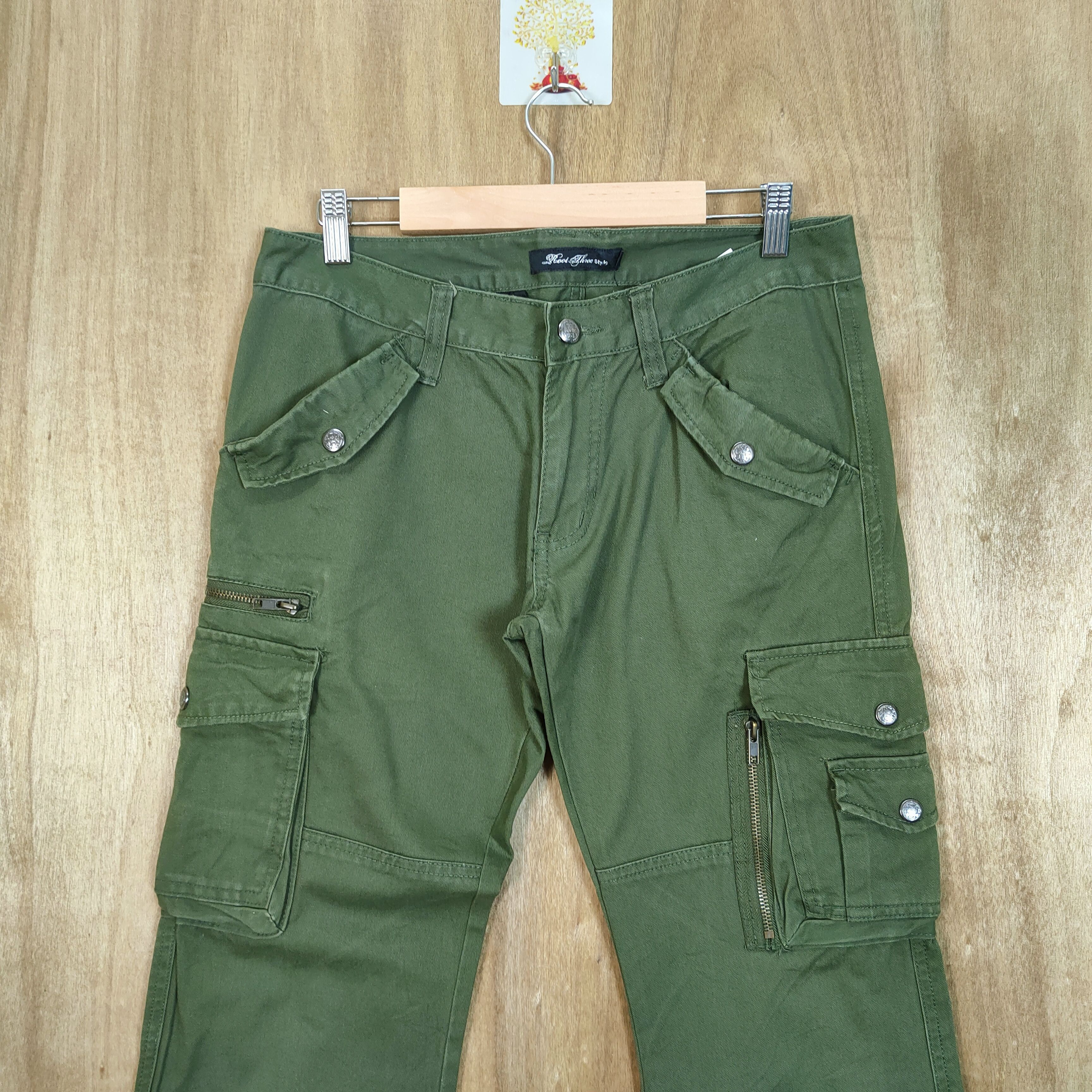 Roots ROOTS THREE FLARE CARGO PANTS MULTIPOCKET TACTICAL Size US 32 / EU 48 - 3 Thumbnail