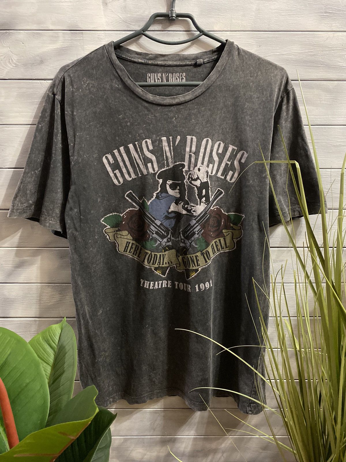 Band Tees × Guns N' Roses Rare T-Shirt Guns N’Roses Theatre Tour Y2K style. Size US M / EU 48-50 / 2 - 1 Thumbnail