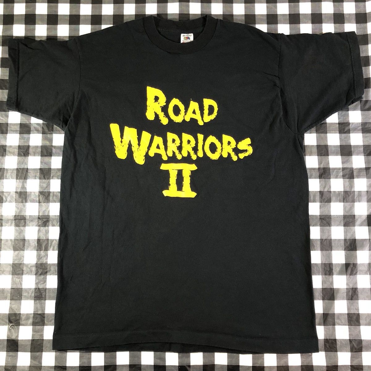 Fruit Of The Loom Road Warriors 2 Black Short Sleeves Vintage T Shirt Size US XL / EU 56 / 4 - 1 Thumbnail