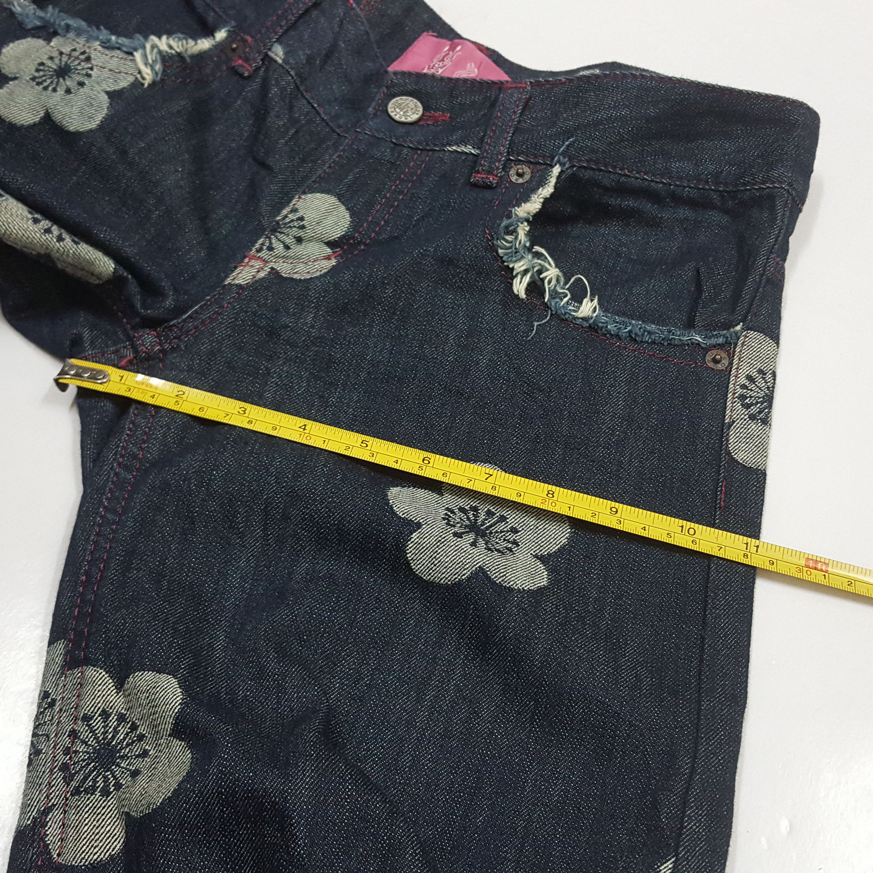 Japanese Brand Vintage ROUROU Japanese brand nice design denim jeans Size US 30 / EU 46 - 15 Thumbnail