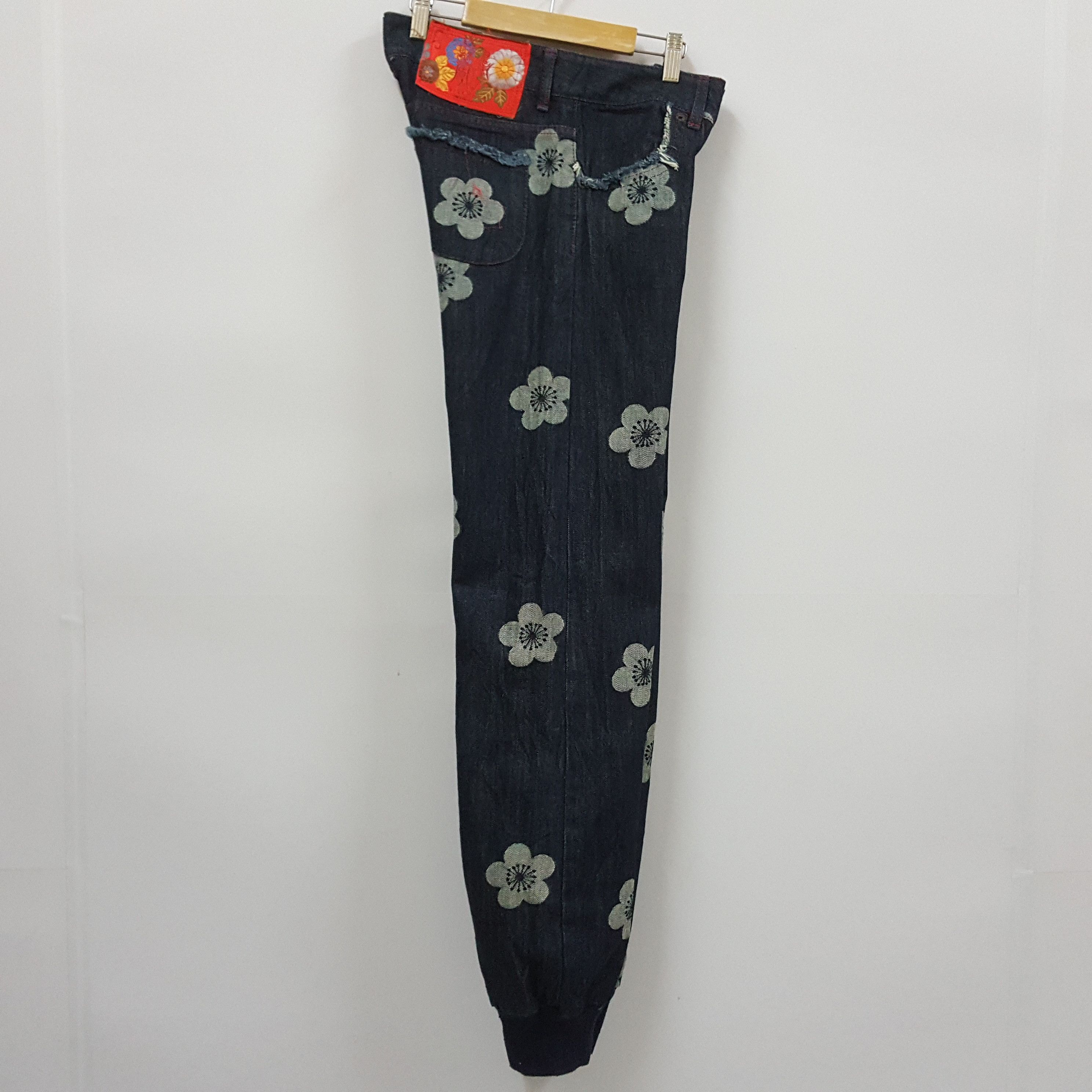 Japanese Brand Vintage ROUROU Japanese brand nice design denim jeans Size US 30 / EU 46 - 7 Thumbnail