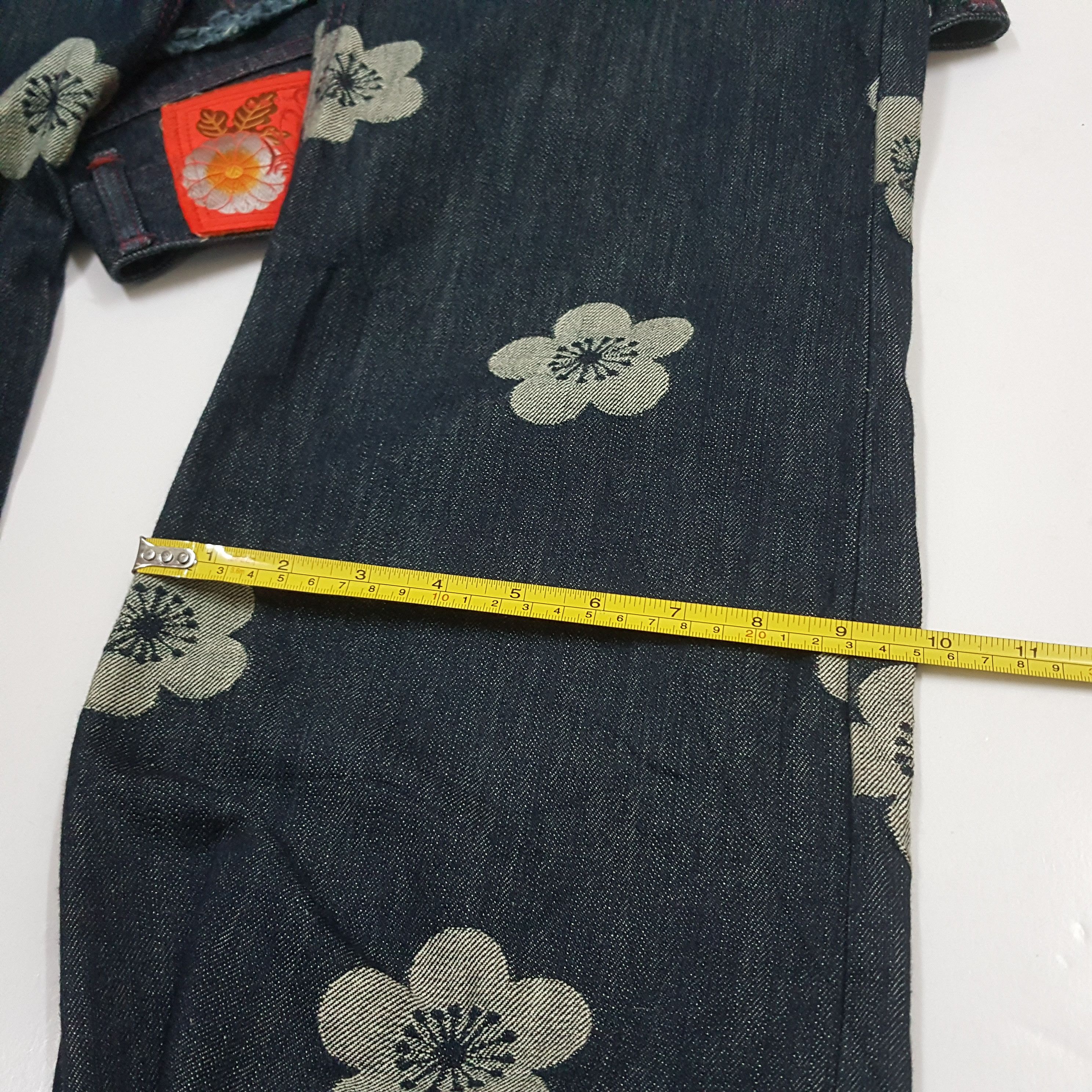 Japanese Brand Vintage ROUROU Japanese brand nice design denim jeans Size US 30 / EU 46 - 14 Thumbnail