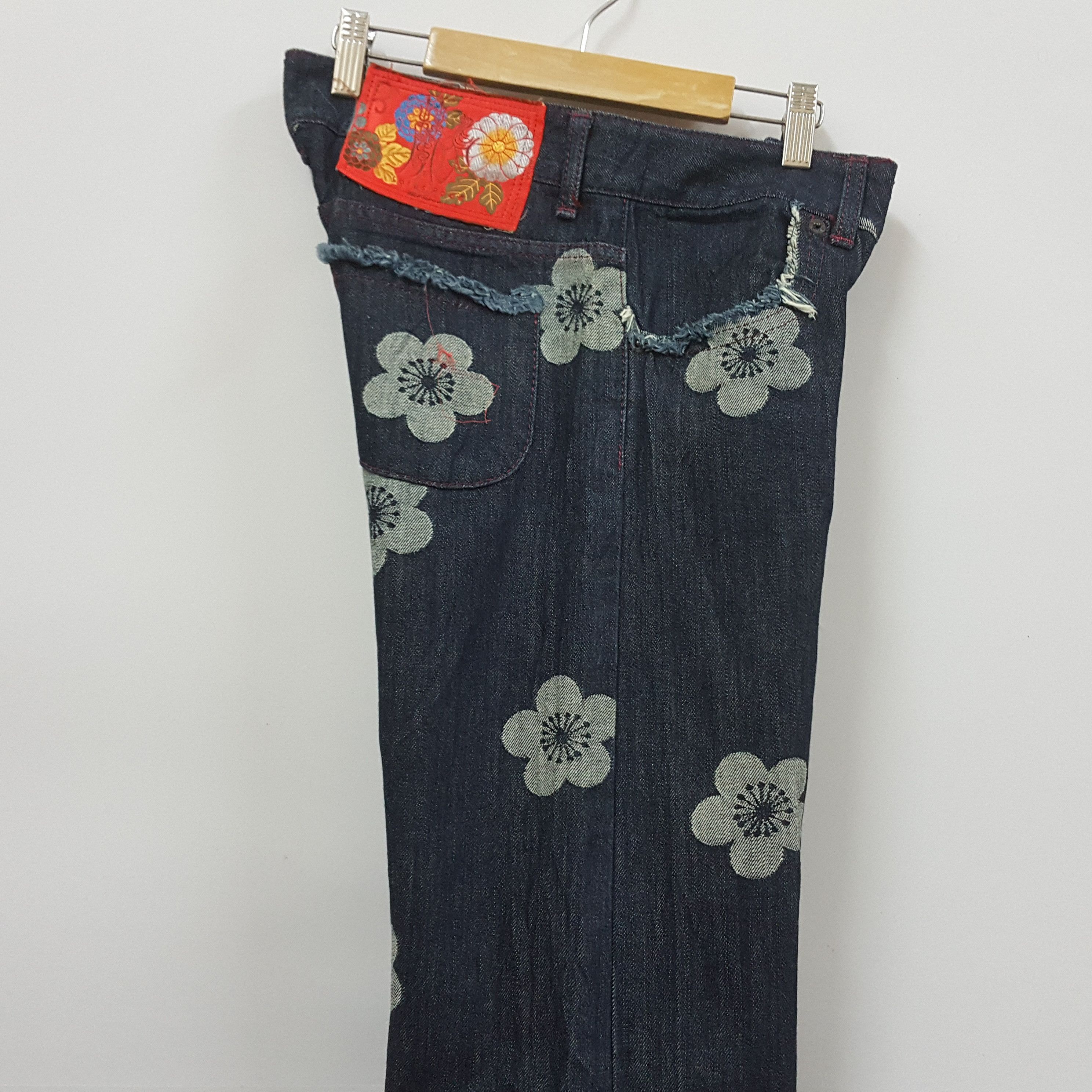 Japanese Brand Vintage ROUROU Japanese brand nice design denim jeans Size US 30 / EU 46 - 6 Thumbnail
