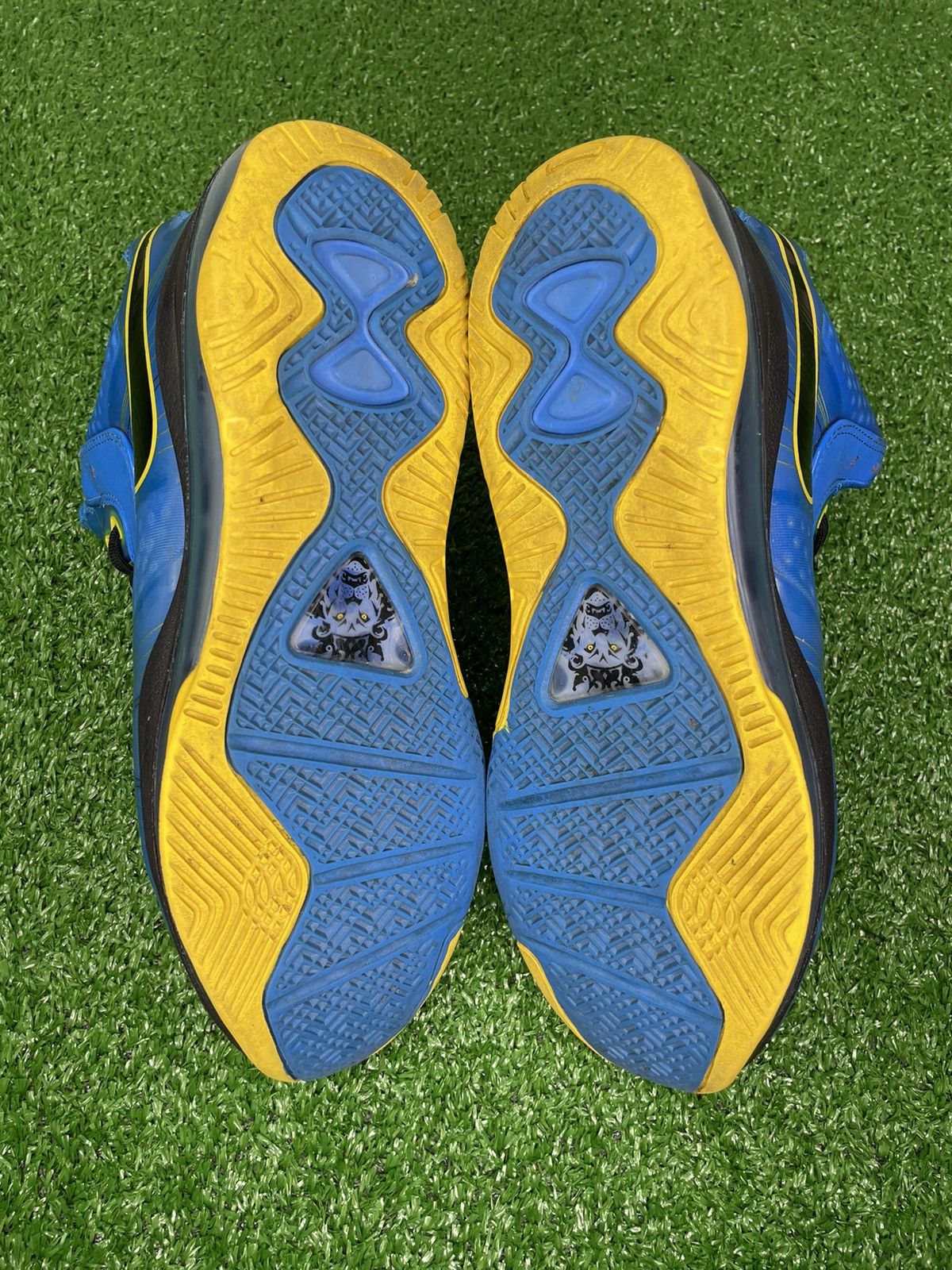 Nike Nike LeBron 8 V/2 Entourage 2011 Size US 8.5 / EU 41-42 - 6 Thumbnail
