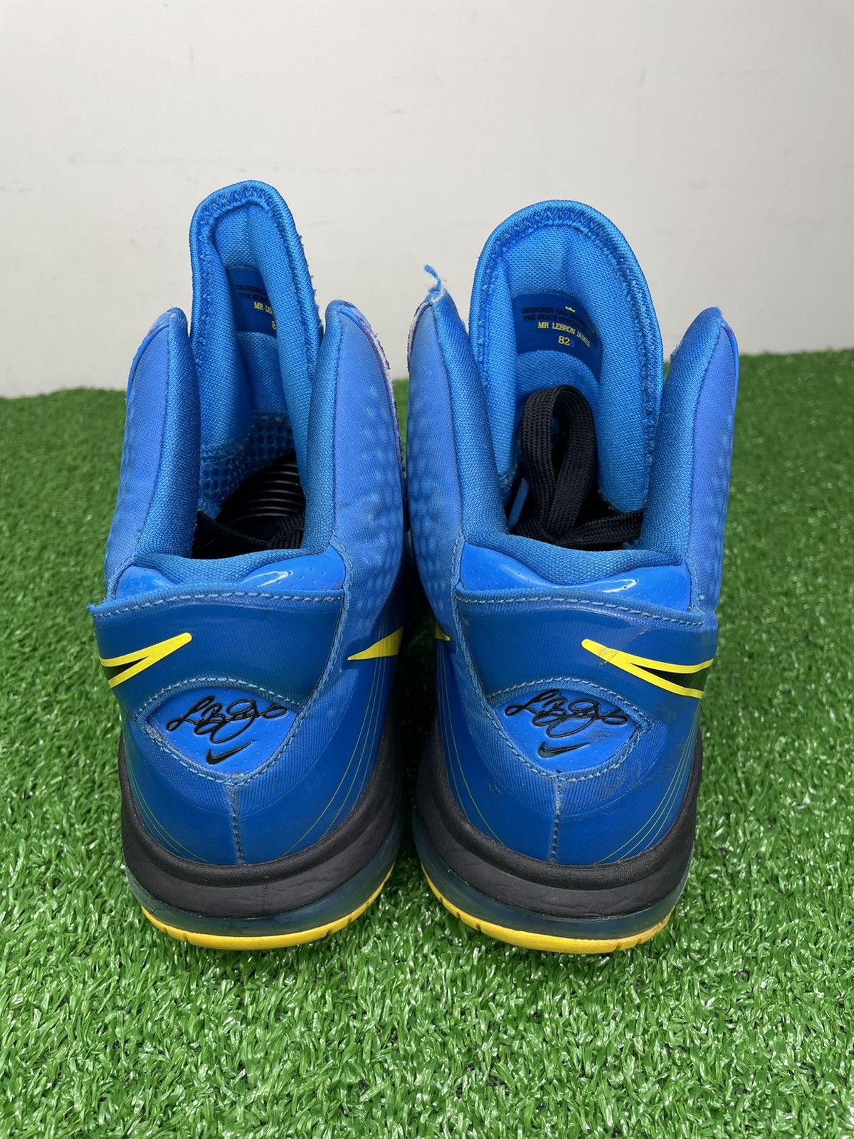 Nike Nike LeBron 8 V/2 Entourage 2011 Size US 8.5 / EU 41-42 - 3 Thumbnail