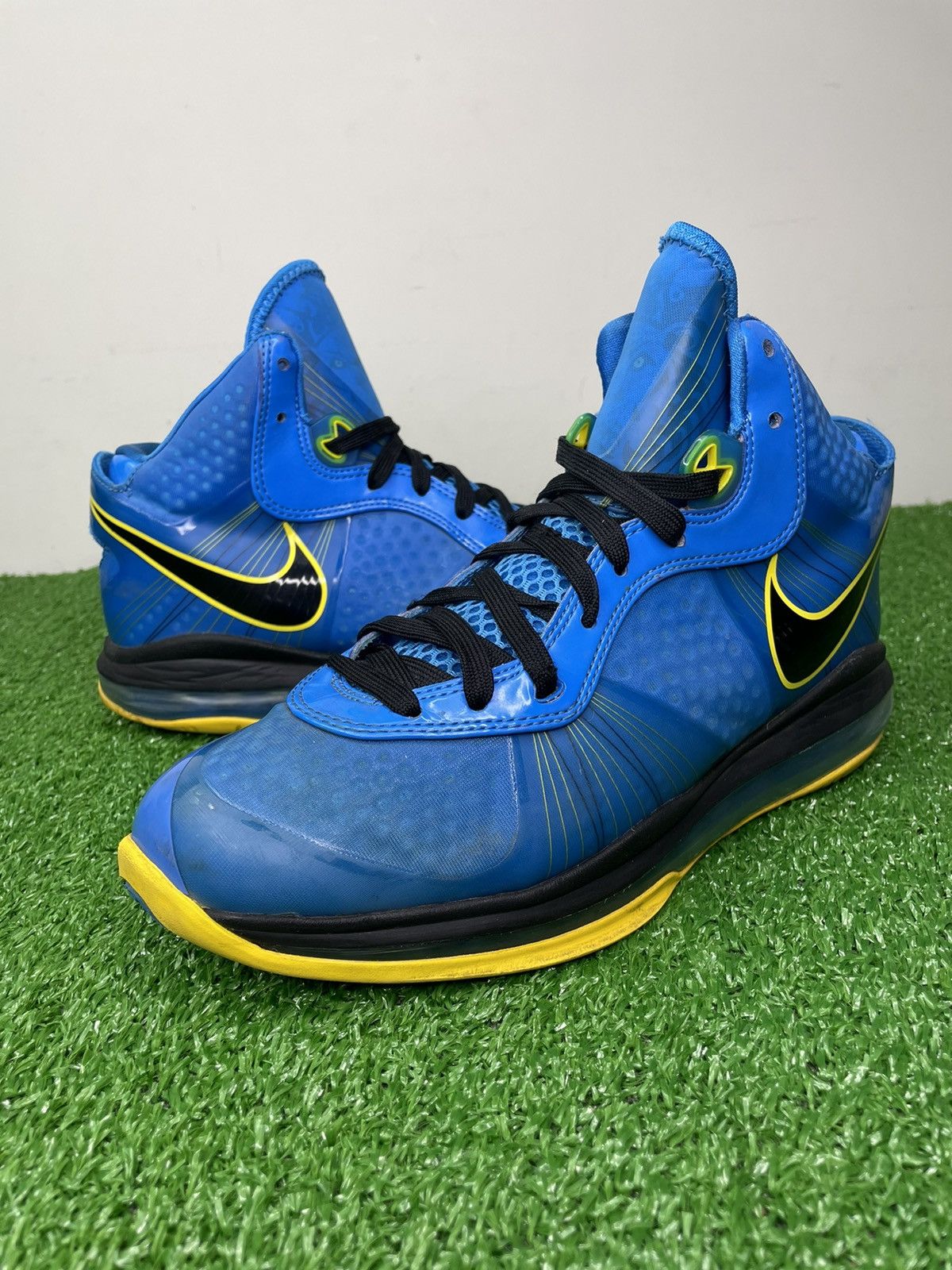 Nike Nike LeBron 8 V/2 Entourage 2011 Size US 8.5 / EU 41-42 - 1 Thumbnail