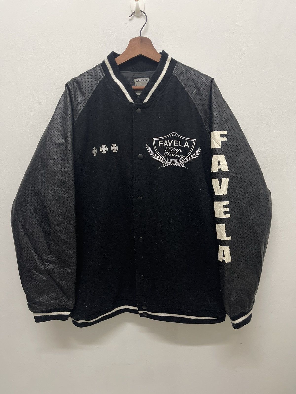 FAVELA 90’s FAVELA Skateboard Independent Streetwear Varsity Size US XL / EU 56 / 4 - 5 Thumbnail