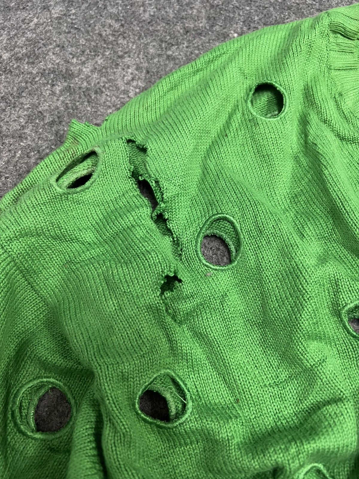 Versace Thrashed versace V neck Cardigan Size US M / EU 48-50 / 2 - 6 Thumbnail