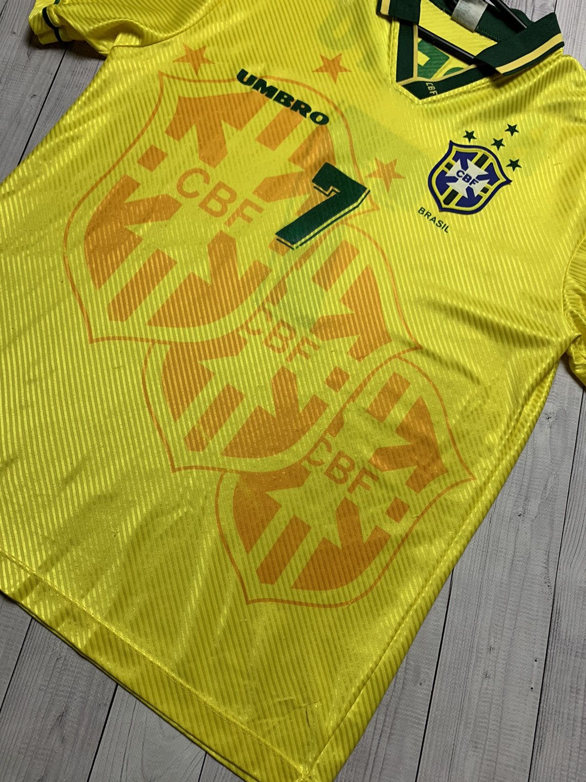 Umbro × Vintage Vintage soccer jersey Brazil BEBETO 7 Umbro Size US L / EU 52-54 / 3 - 3 Thumbnail