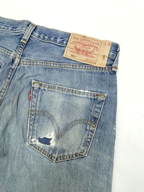 Levi's Vintage Levi's 501 Faded Blue Distressed Jeans 33x34 Size US 33 - 3 Thumbnail