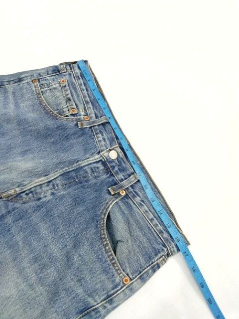 Levi's Vintage Levi's 501 Faded Blue Distressed Jeans 33x34 Size US 33 - 6 Thumbnail