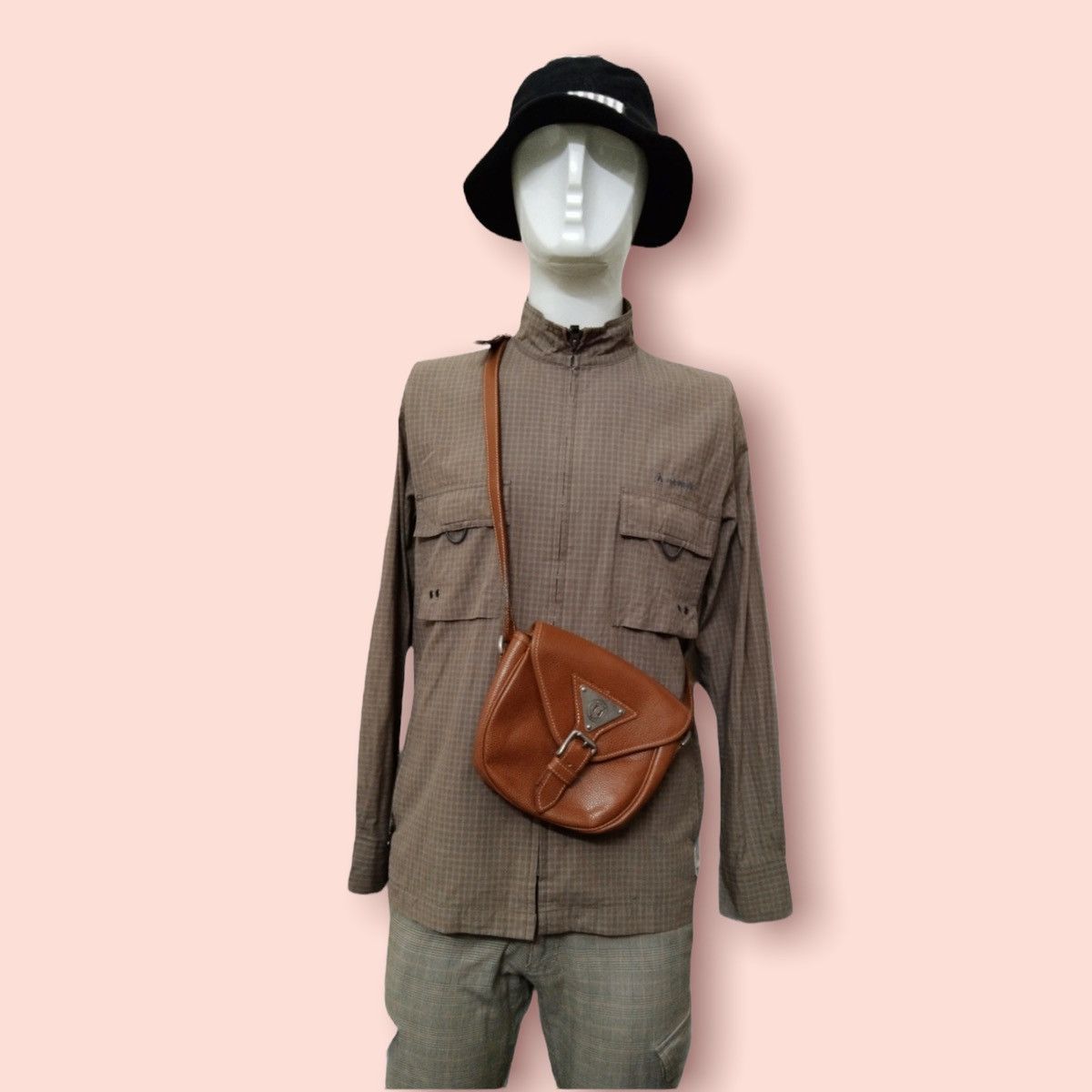 VINTAGE RENOMA LEATHER CROSSBODY BAG