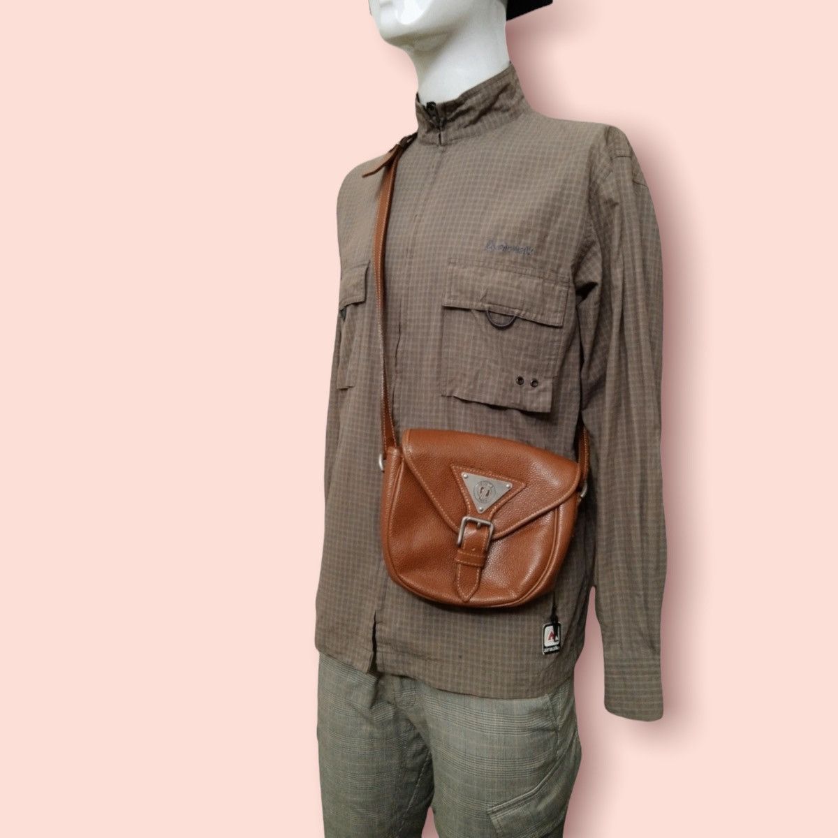 VINTAGE RENOMA LEATHER CROSSBODY BAG