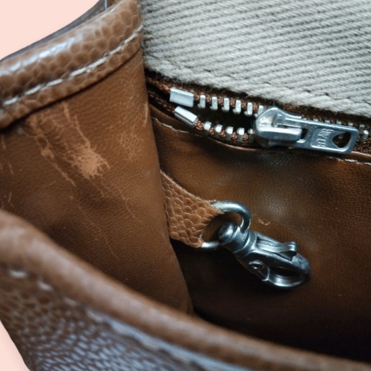 VINTAGE RENOMA LEATHER CROSSBODY BAG