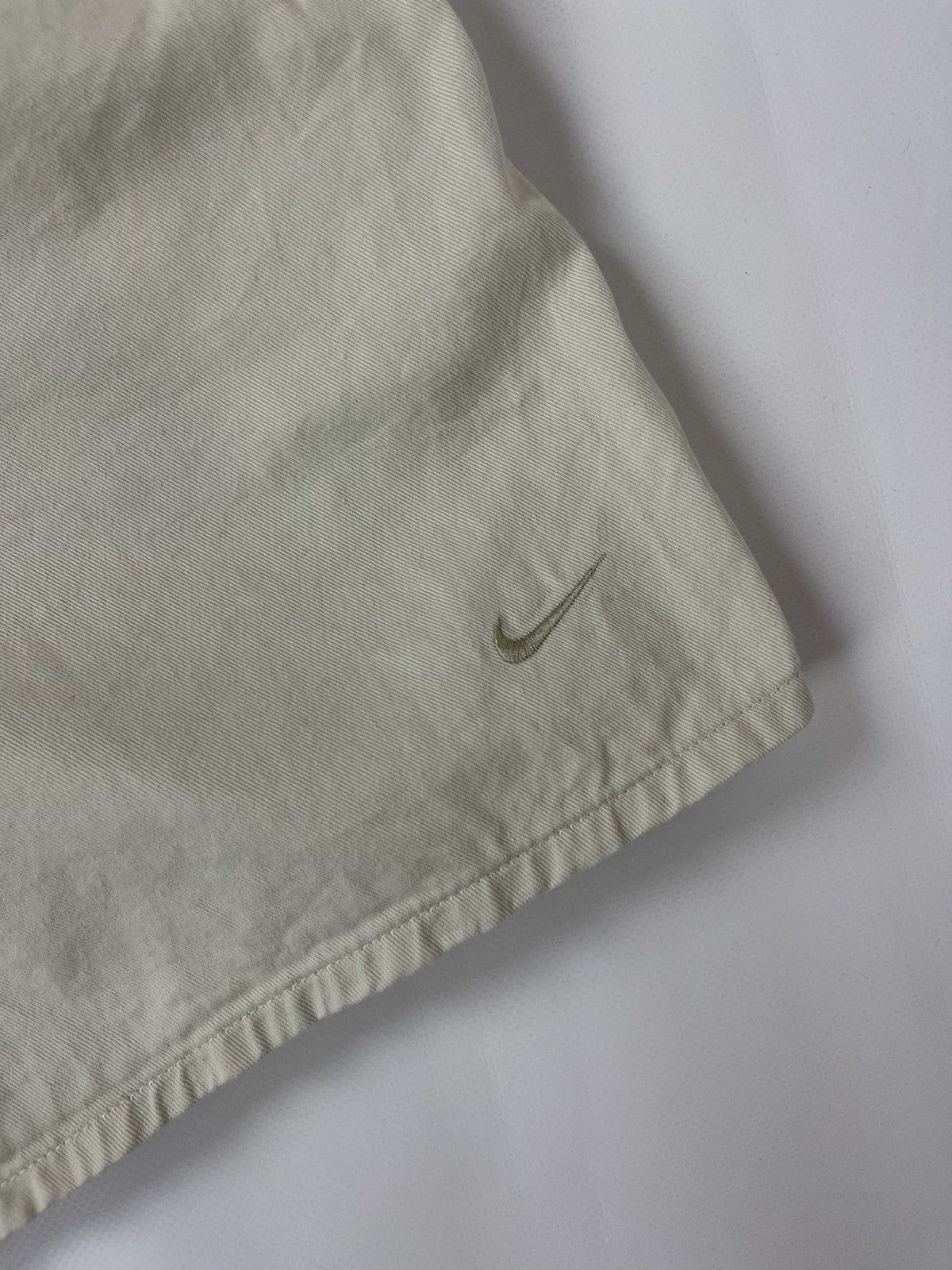 Nike Nike vintage y2k 90s beige embroidered logo cotton shorts Size US 34 / EU 50 - 6 Thumbnail