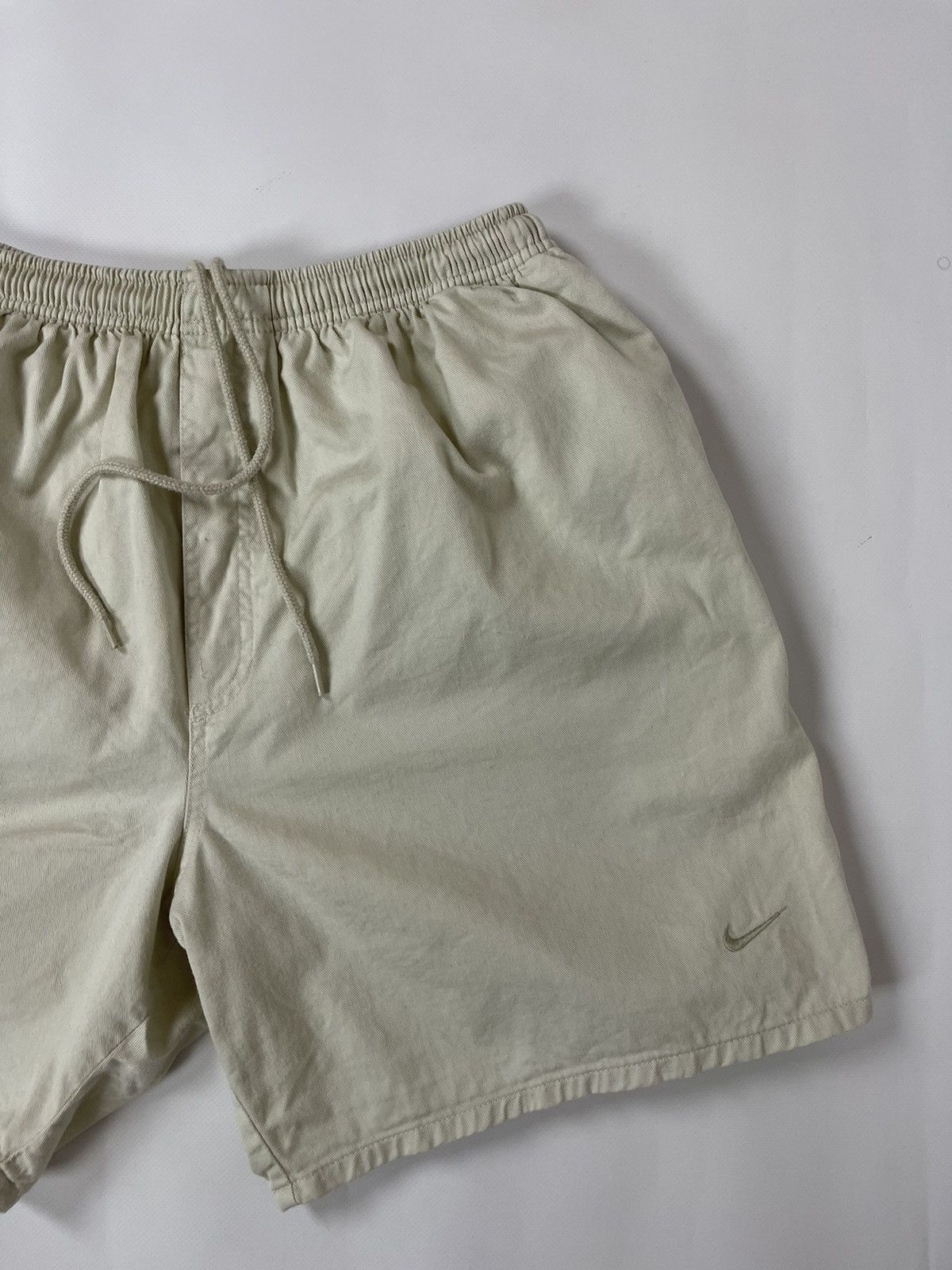 Nike Nike vintage y2k 90s beige embroidered logo cotton shorts Size US 34 / EU 50 - 5 Thumbnail