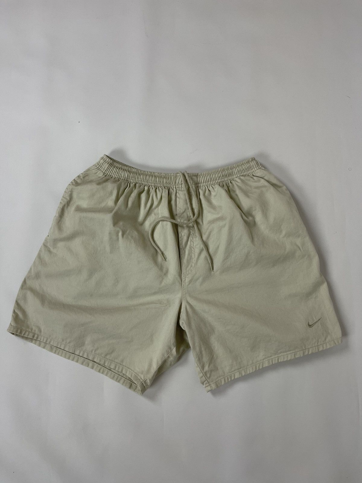 Nike Nike vintage y2k 90s beige embroidered logo cotton shorts Size US 34 / EU 50 - 2 Thumbnail