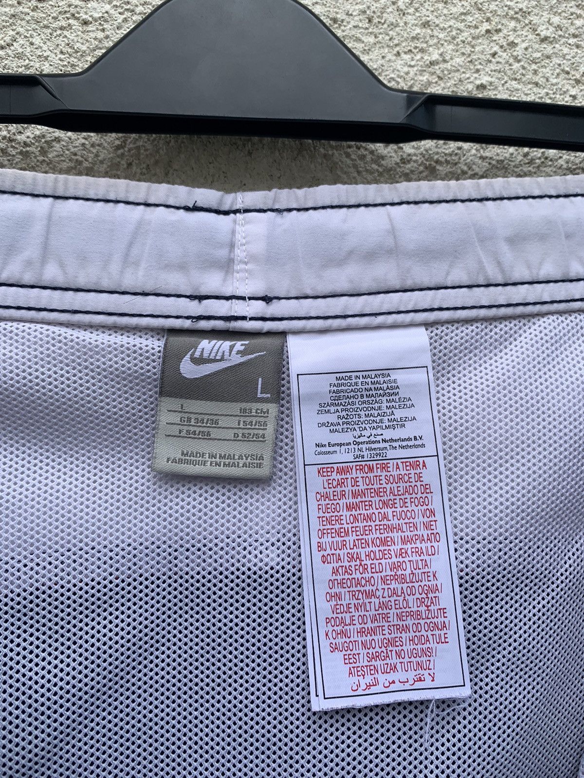 Vintage Vintage Nike Nylon Shorts Size US 34 / EU 50 - 7 Thumbnail