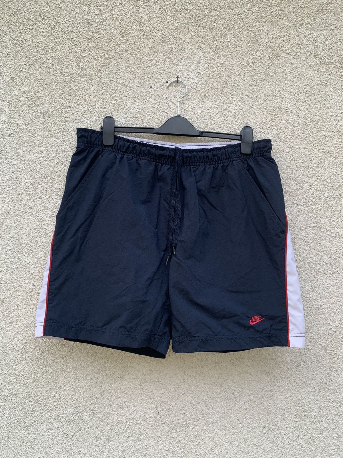 Vintage Vintage Nike Nylon Shorts Size US 34 / EU 50 - 1 Thumbnail