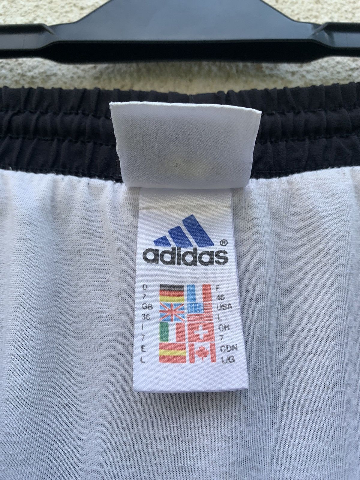Vintage Vintage Adidas Shorts Size US 34 / EU 50 - 16 Thumbnail