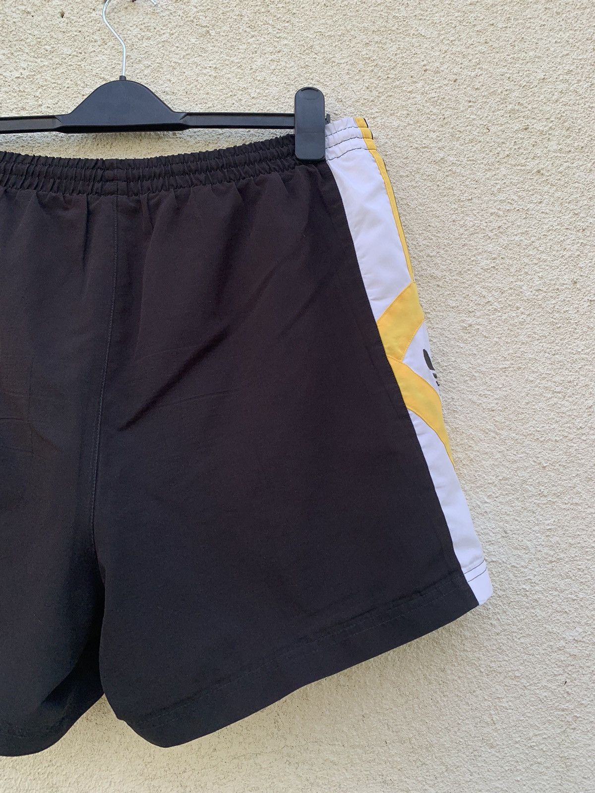 Vintage Vintage Adidas Shorts Size US 34 / EU 50 - 19 Thumbnail