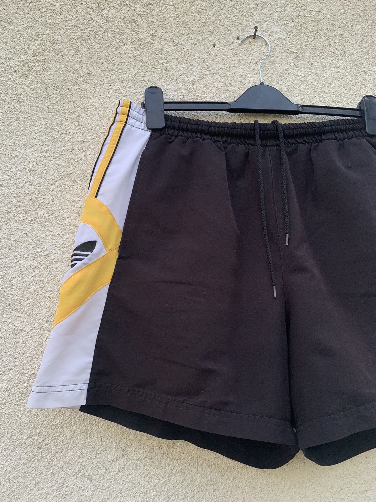 Vintage Vintage Adidas Shorts Size US 34 / EU 50 - 3 Thumbnail
