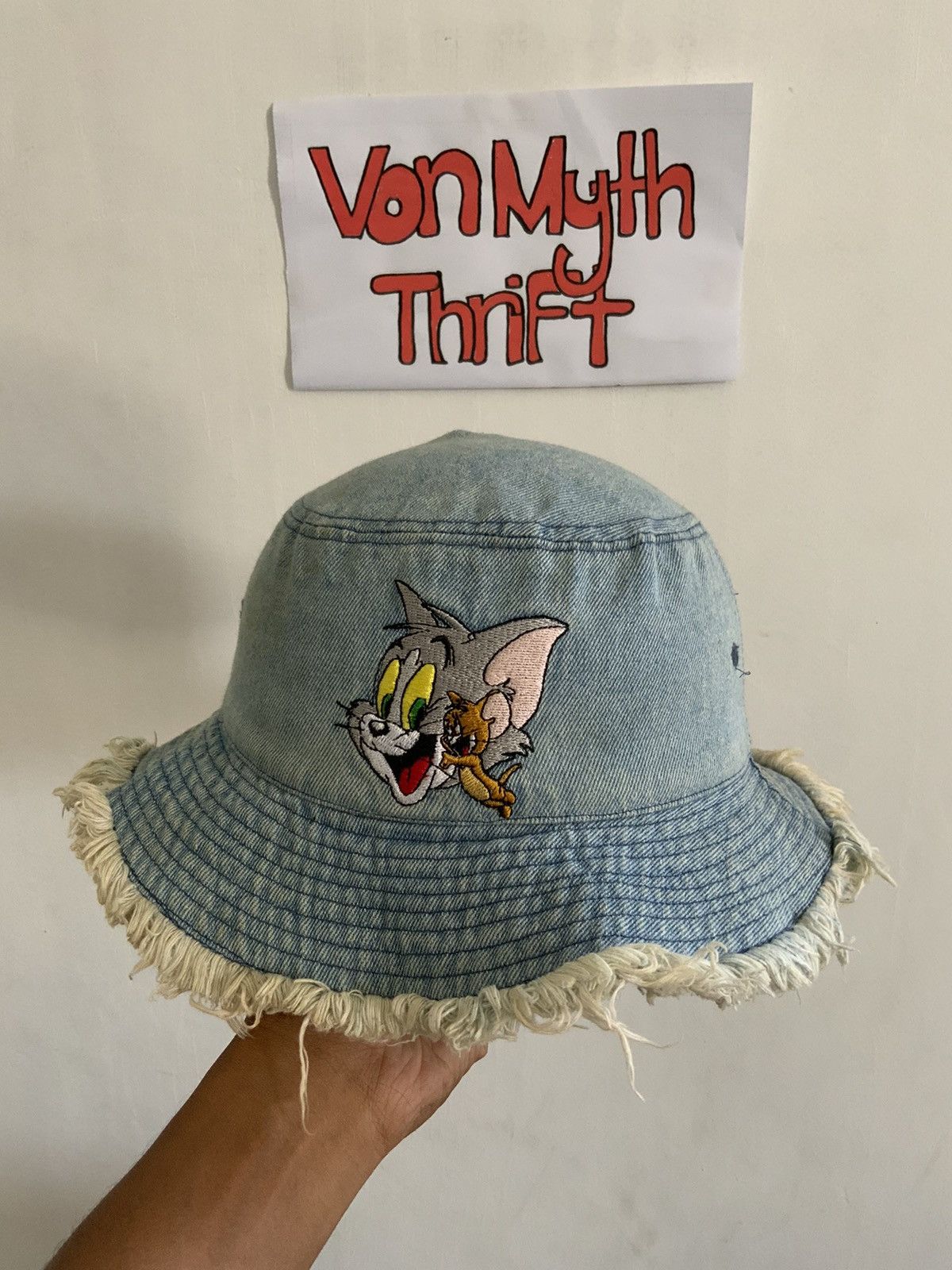 Vintage Vintage Tom & Jerry Distressed Denim Fade Bucket Hat Size ONE SIZE - 5 Thumbnail