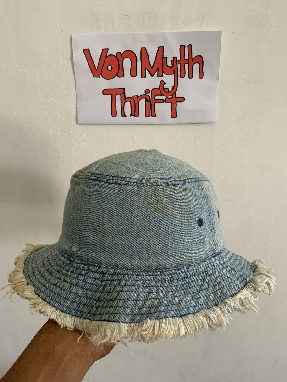 Vintage Vintage Tom & Jerry Distressed Denim Fade Bucket Hat Size ONE SIZE - 3 Thumbnail