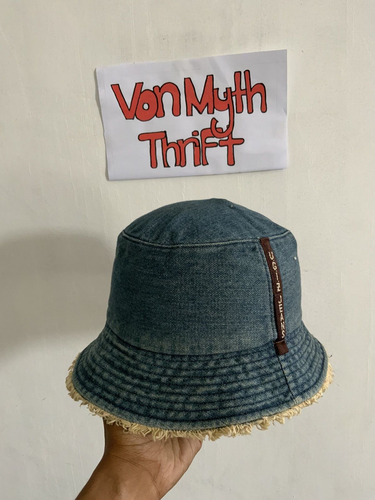 Vintage U.G.I.Z Jeans Distressed Denim Light Wash Acid Hat