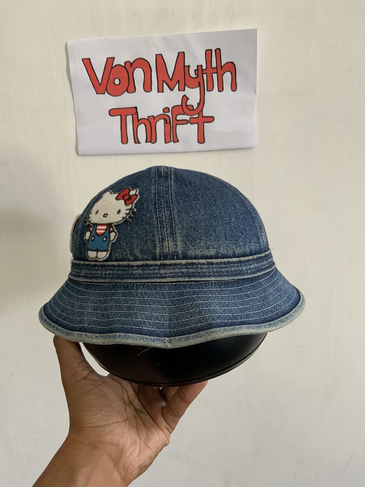 Japanese Brand Hello Kitty Patches Denim Light Wash Bucket Hat Size ONE SIZE - 5 Thumbnail