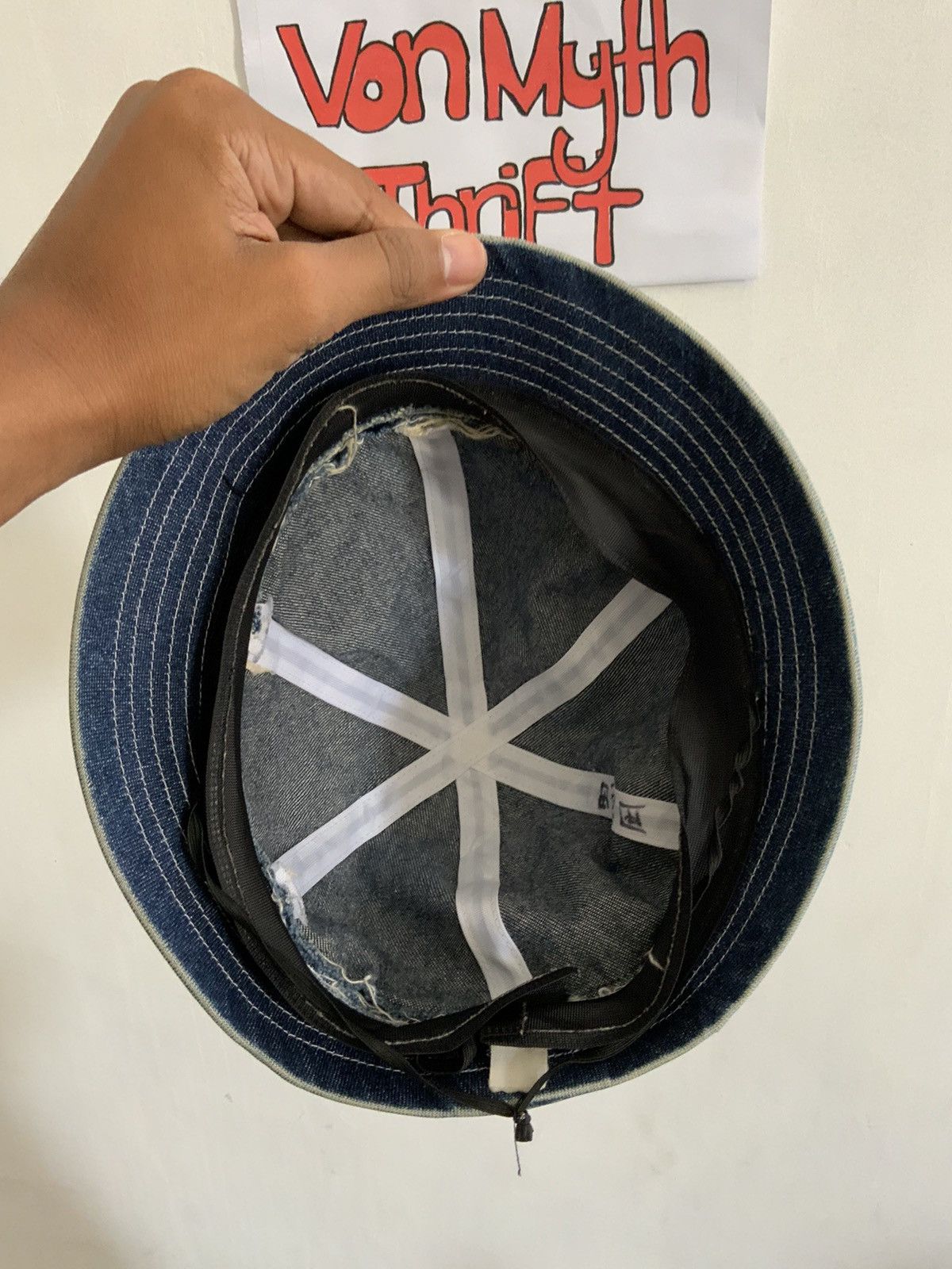 Japanese Brand Hello Kitty Patches Denim Light Wash Bucket Hat Size ONE SIZE - 7 Thumbnail