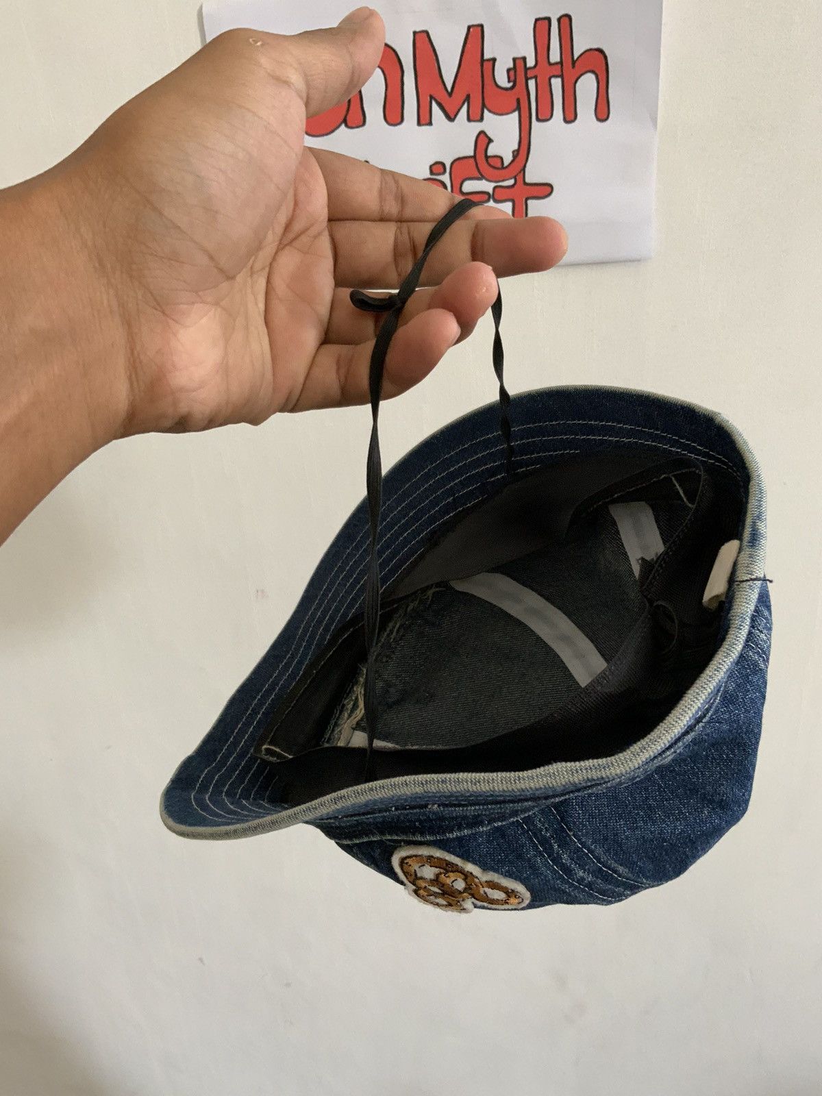 Japanese Brand Hello Kitty Patches Denim Light Wash Bucket Hat Size ONE SIZE - 11 Thumbnail