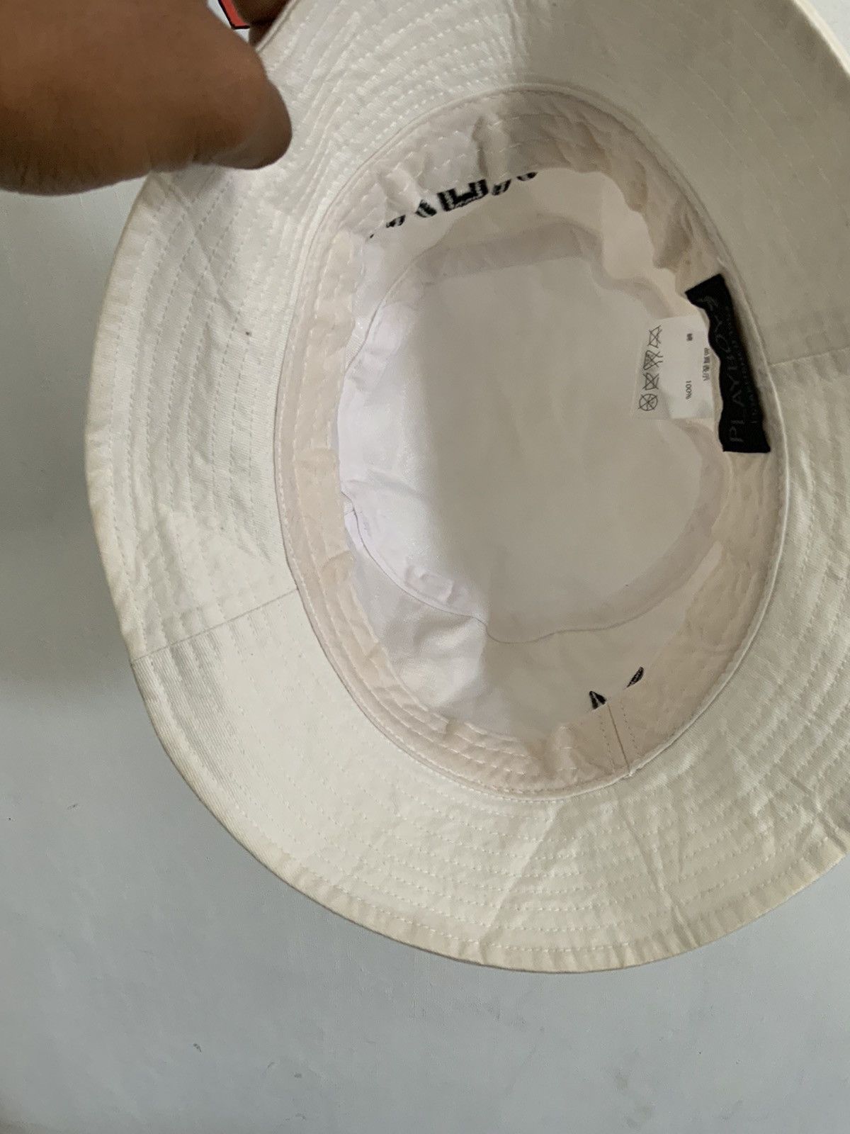 Playboy Playboy White Bucket Hat Size ONE SIZE - 9 Thumbnail