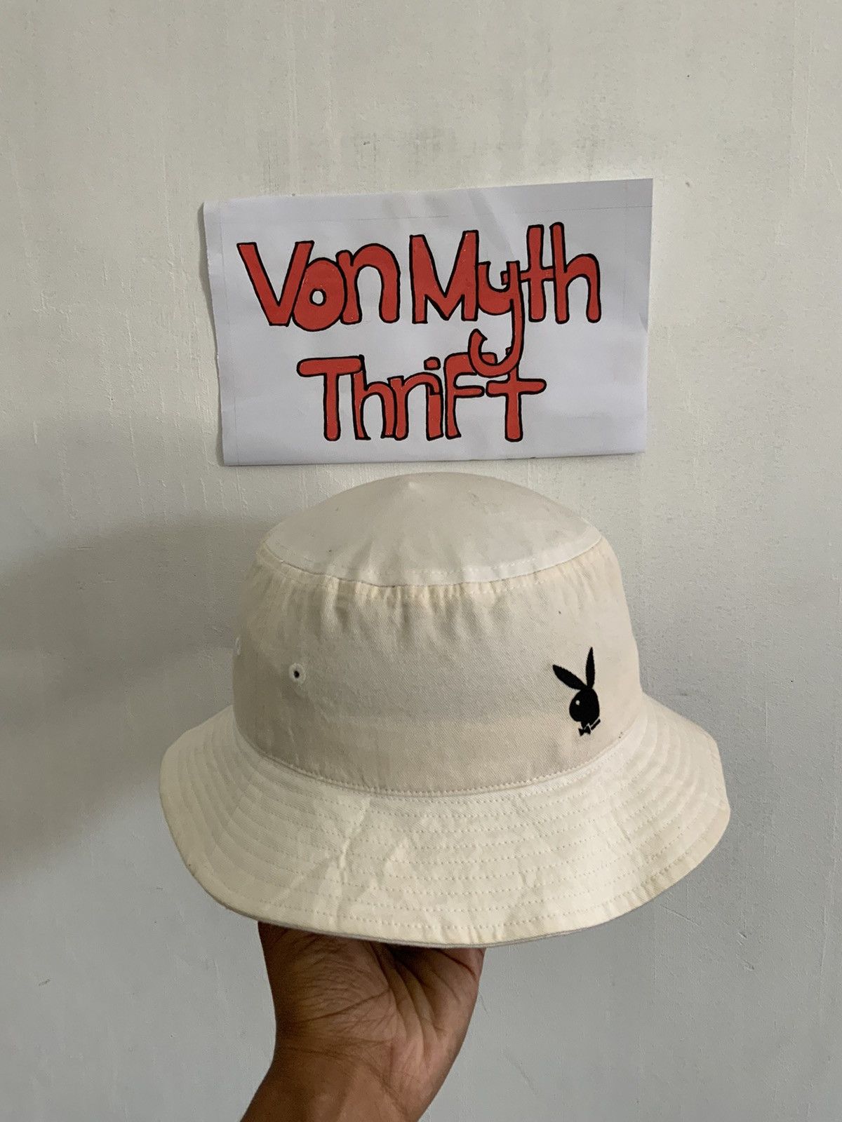 Playboy Playboy White Bucket Hat Size ONE SIZE - 1 Thumbnail