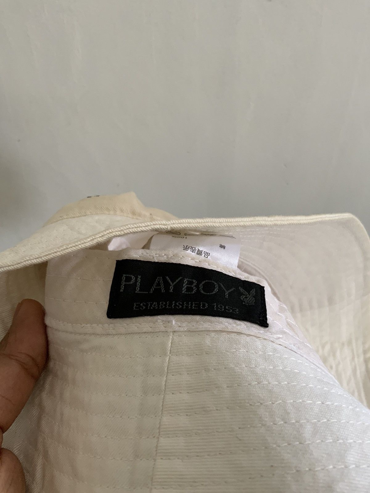 Playboy Playboy White Bucket Hat Size ONE SIZE - 12 Thumbnail