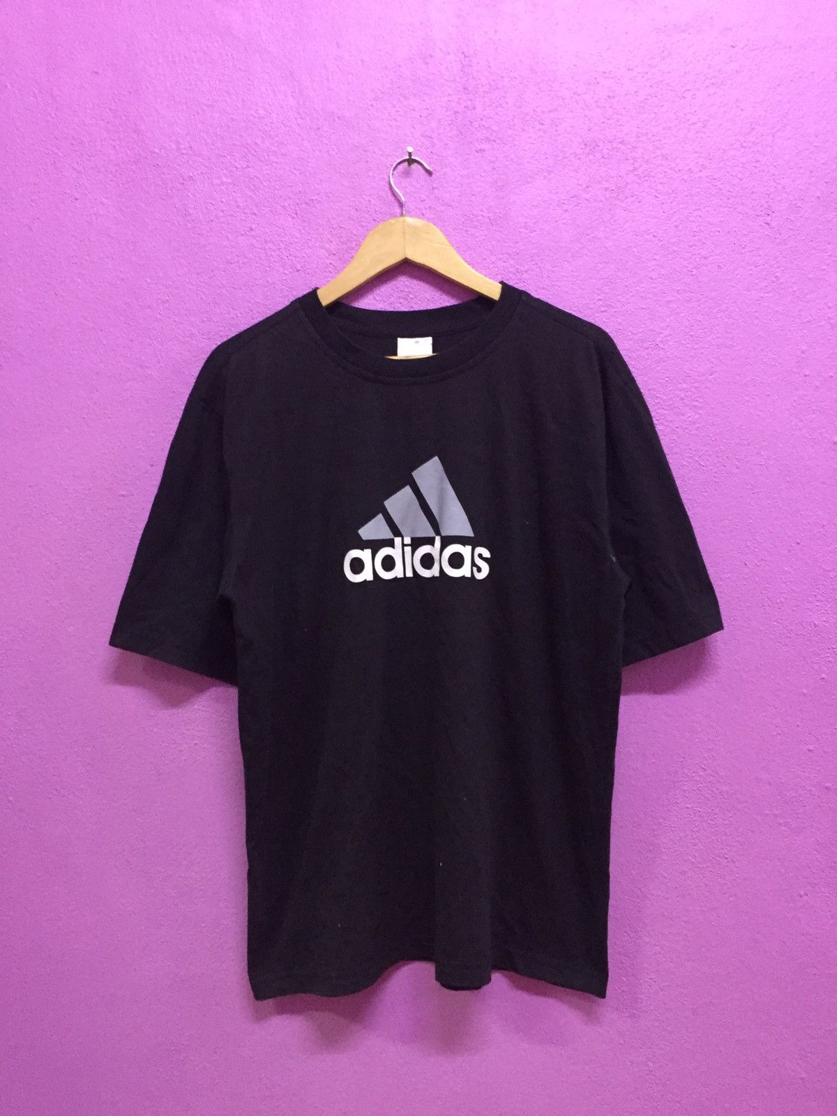 Adidas T-Shirts Size L