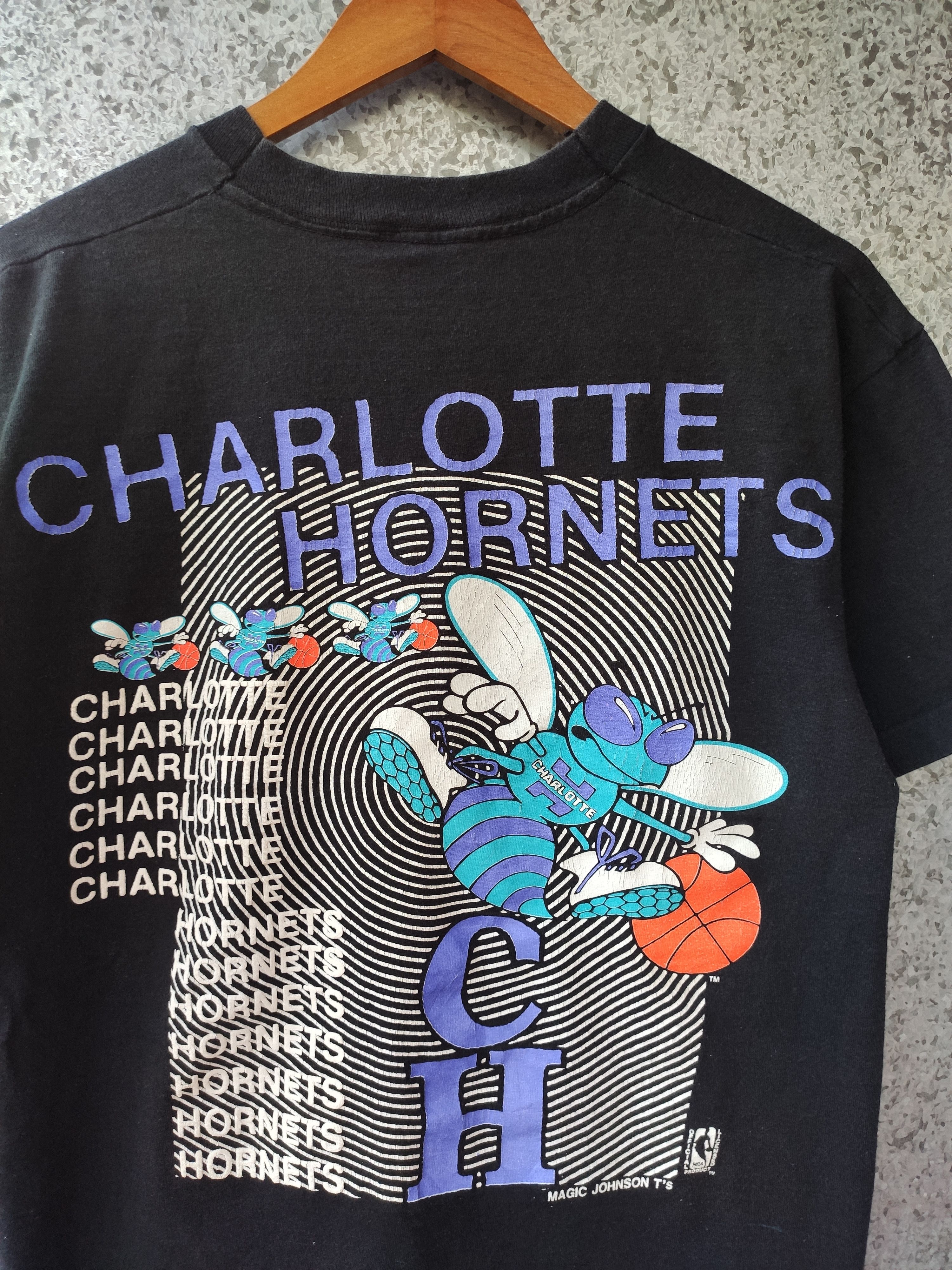 NBA Vintage 90s NBA Charlotte Hornets sided printed tee Size US M / EU 48-50 / 2 - 2 Thumbnail