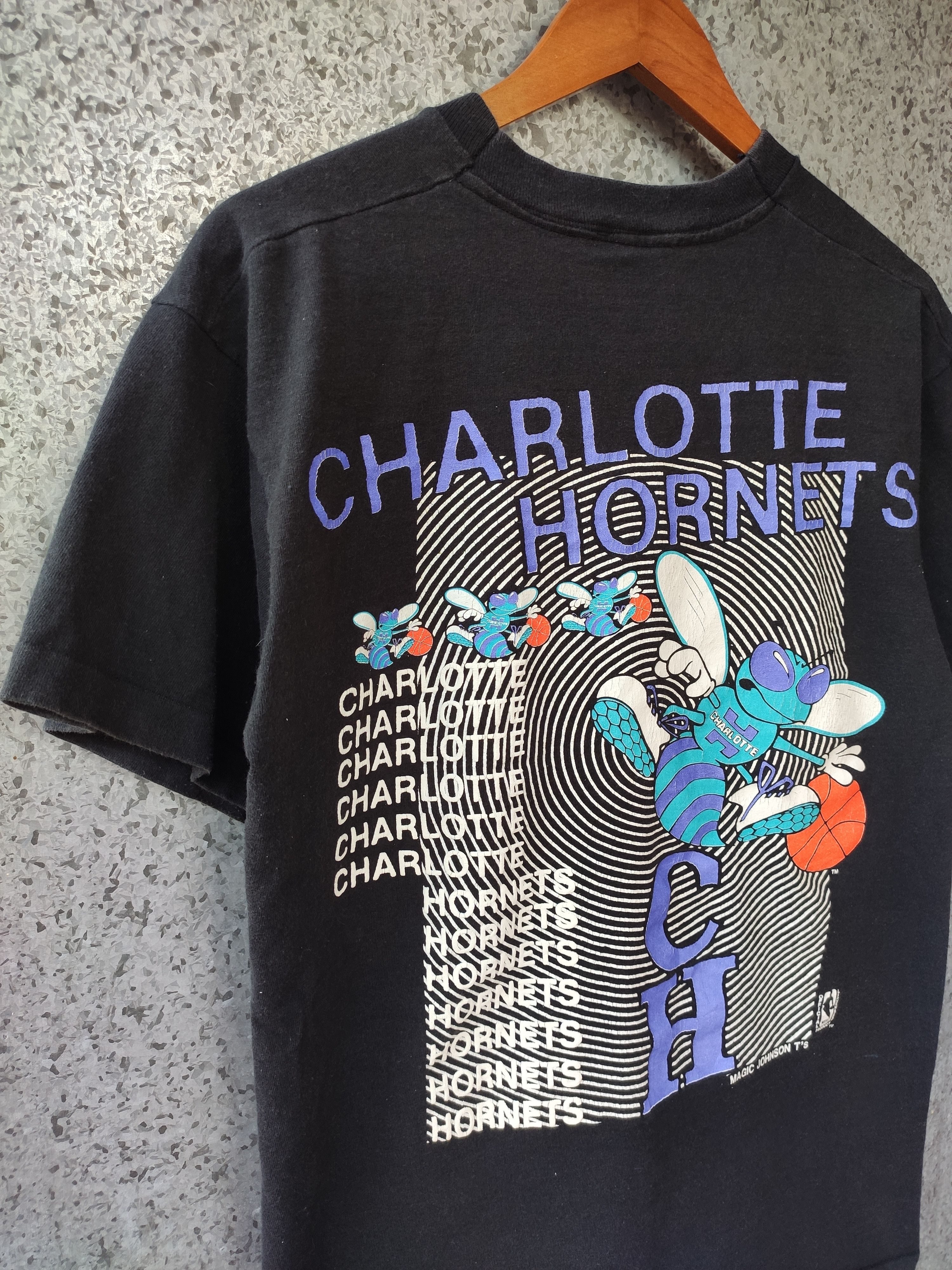 NBA Vintage 90s NBA Charlotte Hornets sided printed tee Size US M / EU 48-50 / 2 - 3 Thumbnail