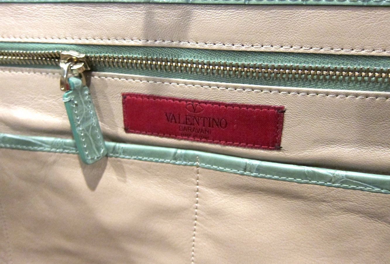 Valentino $16K MINT CROCODILE ROCKSTUD TOTE Size ONE SIZE - 11 Thumbnail