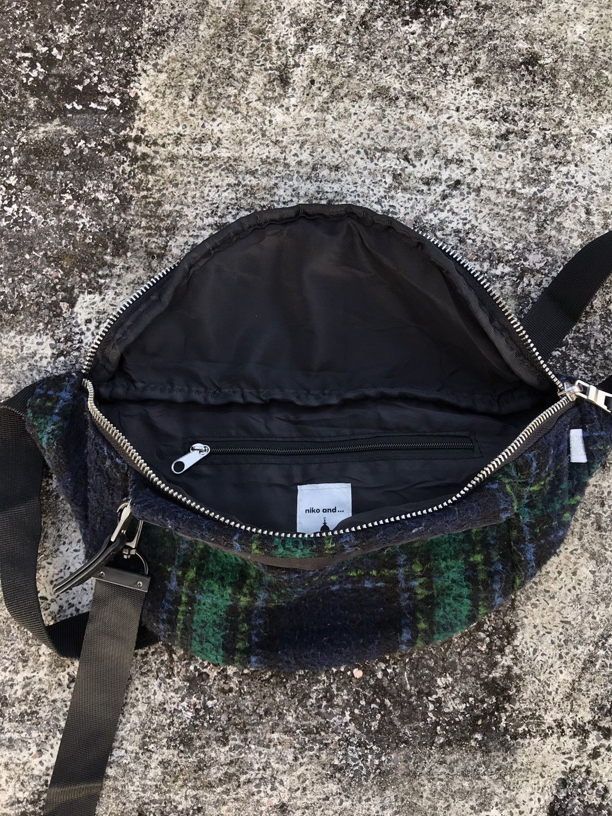 Vintage Vintage Niko and.. Sling Bag japanesebrand Size ONE SIZE - 8 Thumbnail